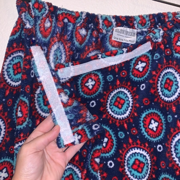 Blue Star Blue Patterned Plush towel wrap - Picture 4 of 6